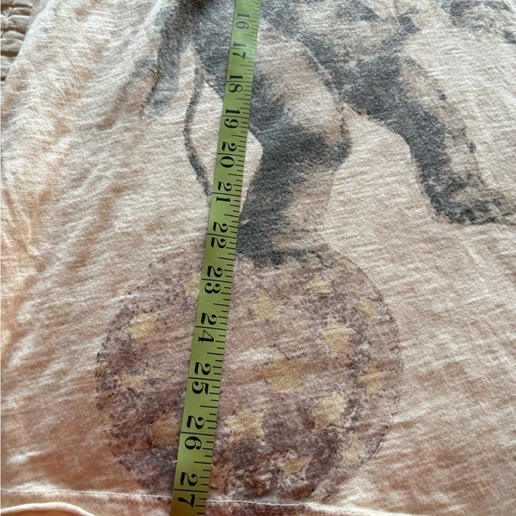 Magnolia Pearl balancing act tee - Picture 7 of 8